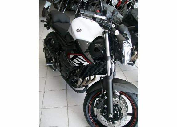 Nova Yamaha XJ6 N SP 2015