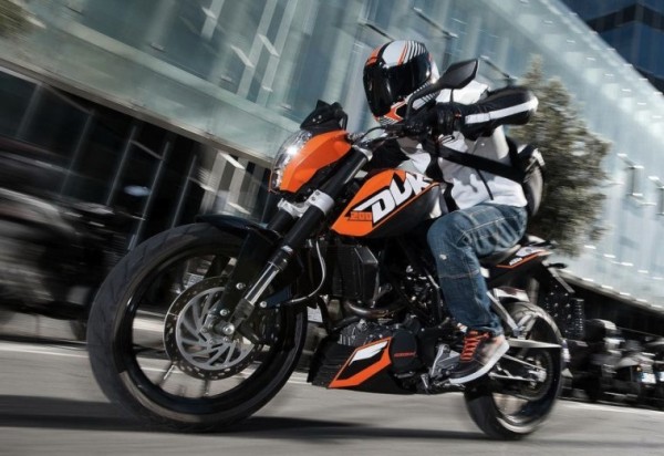 linha 2014 e 2015 KTM DAFRA no Brasil 04 Duke 200