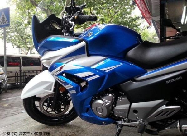 Nova Suzuki Inazuma 250 esportiva GW250F 2015