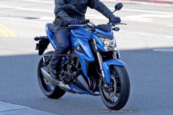 Super naked Suzuki GSX S1000 2015 novas fotos