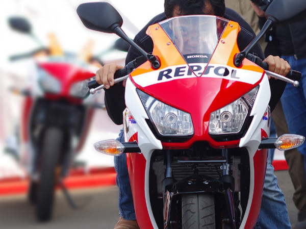 Nova Honda CBR 150R 2015