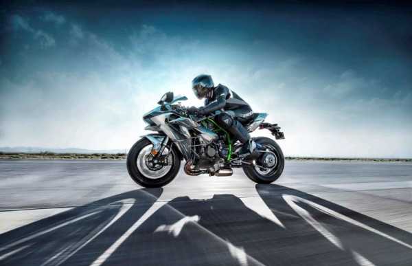 Kawasaki lança Ninja H2 com 200cv