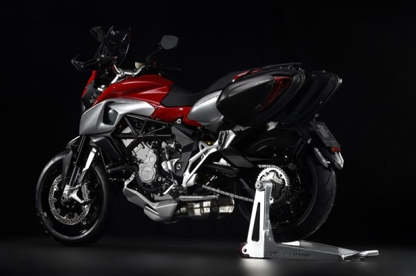 Nova MV Agusta Stradale 800 2015