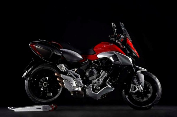 Nova MV Agusta Stradale 800 2015