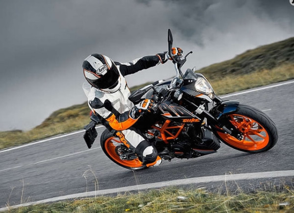 KTM Duke 390 chega ao Brasil