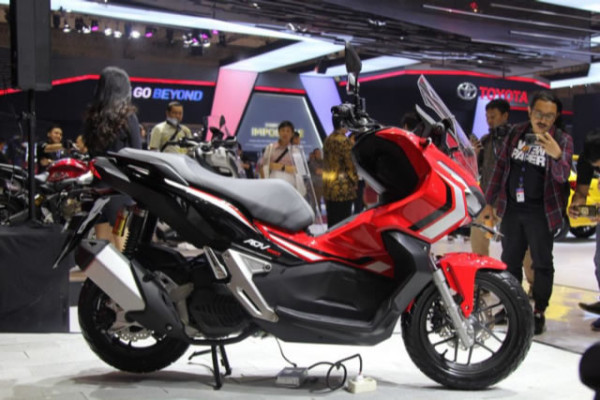 Honda-X-ADV-150-01