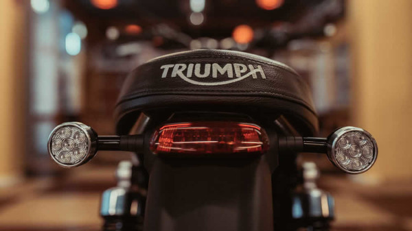 Triumph-T120-Ace-07