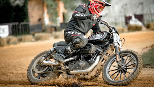 Corrida Maluca' com pilotos fantasiados é uma das atrações do BMS 2019