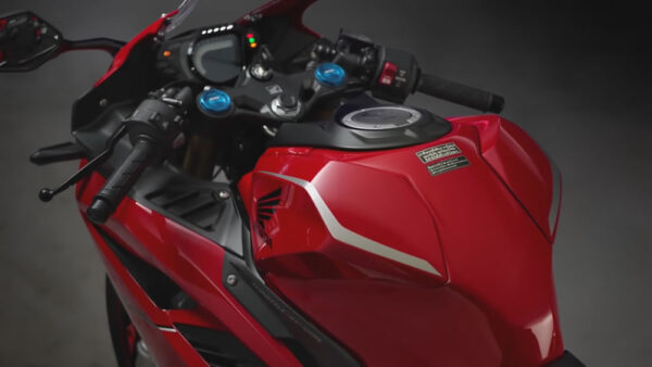 cbr300rr-02-tanque-combustivel